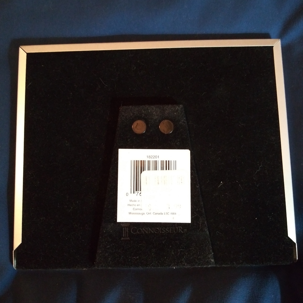 Picture frame - Picture 2 of 2